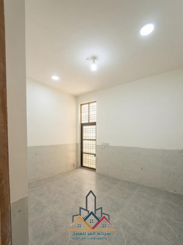 📍بيت للإيجار – الحصوة / حي الشهداء  
مجاور مدرسة الكواكب الابتدائية  

بيت جديد بالكامل، غير مسكون، يتكون من:  
- غرفتي نوم (واحدة منهن نظام سويت)  
- صالة  
- مطبخ  
- استقبال  
- صحيات  

البيت مرتب وجاهز للسكن مباشرة ✨  
💰 سعر الإيجار: 250 ألف شهرياً

مواقعنا في خدمتكم:
المقر الرئيسي: 📍بابل - الحصوة.
📍بغداد: حي الأطباء - خدمي شارع المطار.
... للتواصل والاستفسار عن خدماتنا (بناء، ترميم، تصميم هندسي،بيع وشراء)
[*********** - ***********]📞
أو راسلونا مباشرة عبر رسائل الصفحة.✉️
@إشارة
