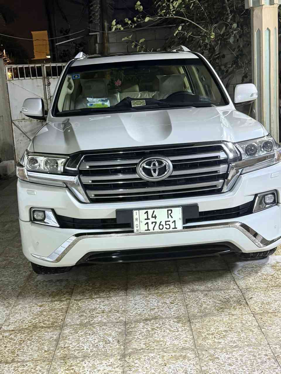 لاند كروز  GX.R V8فول مواصفات  2016 رقم بصره باسمي سعر ٤٤٨ سياره ما بيها اي نقص خليجي كفاله عامه
***********
