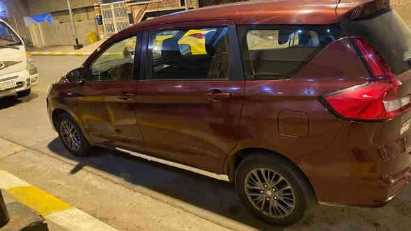 سازوكي ارتيجا موديل18 محرك 1500  قطعتين تبريد 7 راكب مكفوله من صبغ بيها باب سايق على ضربتها يرجع بارد
$ السعر 115
للاستفسار 
0782 931 3032
