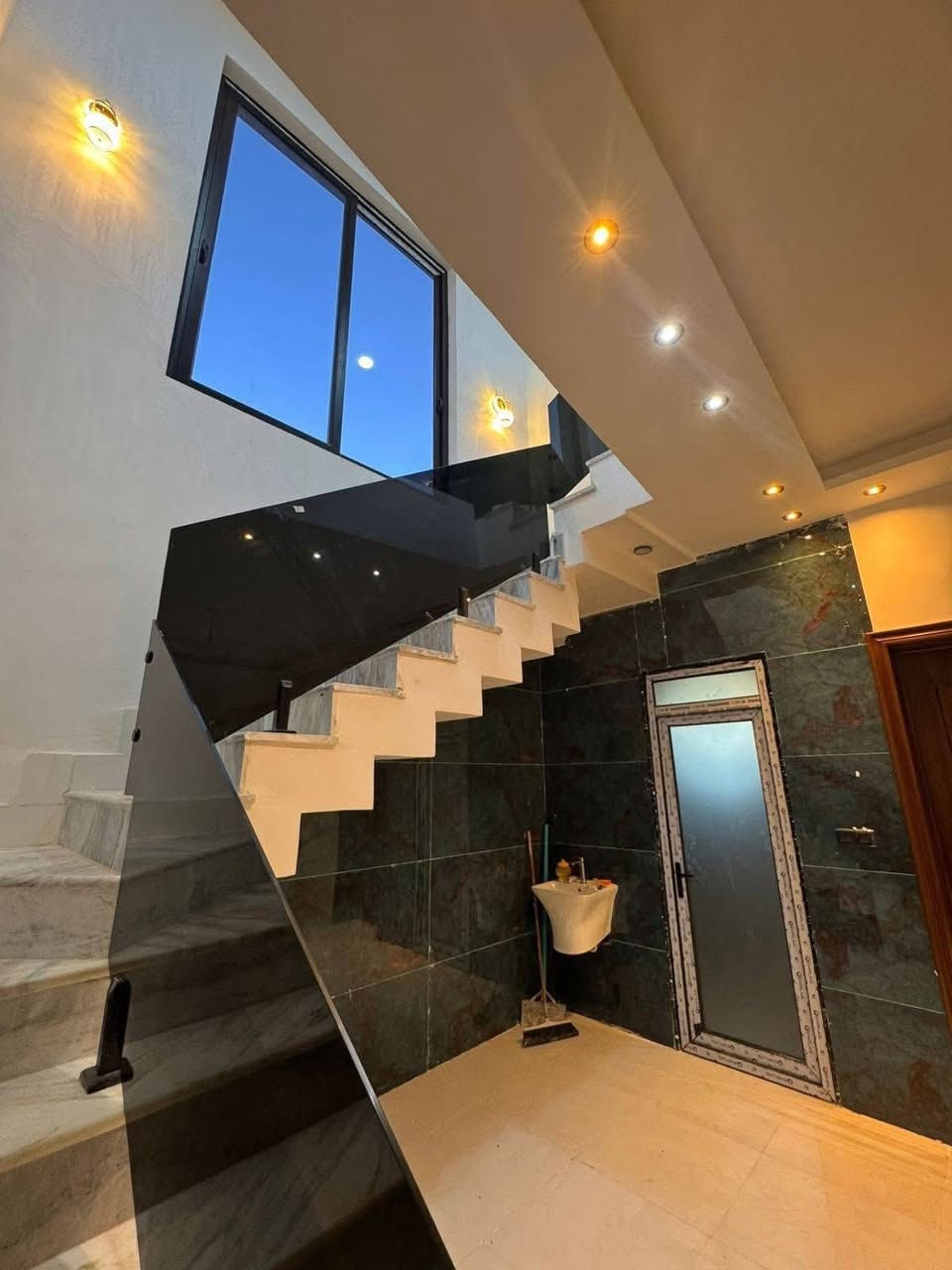 فرصة سكن مثالي  🔥🔥

🌿 دار للبيع بناء حديث زيرو  

📍 الموقع: حي الزهراء نهاية شارع 17 

📐 المساحة : 150 م ركن 
🔻الواجهة : 7.5  
🔻النزال : 20 م 

⭕️بناء 2026 

📄 جنس العقار: طابو زراعي سند 25 

🔻المحتويات :
طابق ارضي // استقبال -مطبخ-هول - غرفة نوم - مجمع صحيات -  - ومناور 
طابق ثاني // غرفتين نوم -مجمع صحيات - سطح  

✅ باسم شخص واحد تحويل مباشر 

✅ شارع مُبلّط 

#اكتب #كلمة #سعر #وسوف #يتم #الرد #مباشر

_________________

#للاستفسار اكثر الأتصال آو واتساب:
***********
*********** 
او زيارة مكتب ( #رؤية #المستقبل #للعقار ) 
الكائن في حي الحسين  قرب حلويات لبنان سنتر على اليهودية 
مقابل شركة سما الذهب للتوصيل 
____________________
🔻لمن يرغب في عرض عقاره للبيع أو للايجار طابو صرف او زراعي او تجاري يرجى مراسلتنا 🔻

