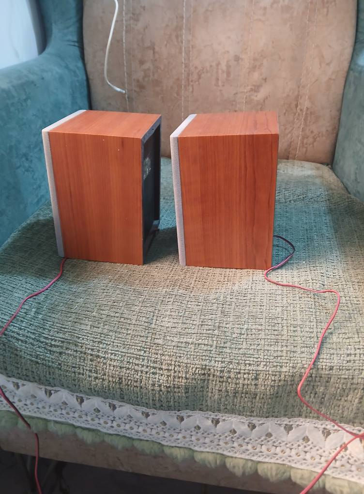 سماعات عدد اثنين نظيفات السعر ١٥ الاتصال على الرقم ***********
