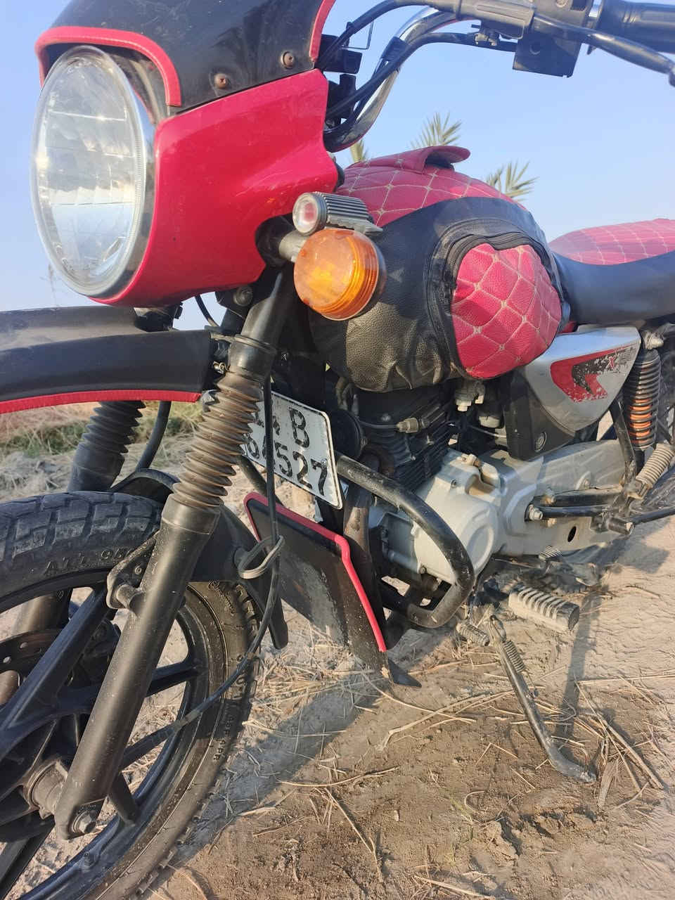 بوكسر جديده موديل ٢٢ مرقمه ماتخسر عليهه ربع لعنوان هوير شلهه لحجاج لسعر مليونين وربع جاهر ومرقمه بسمي ***********    ***********
