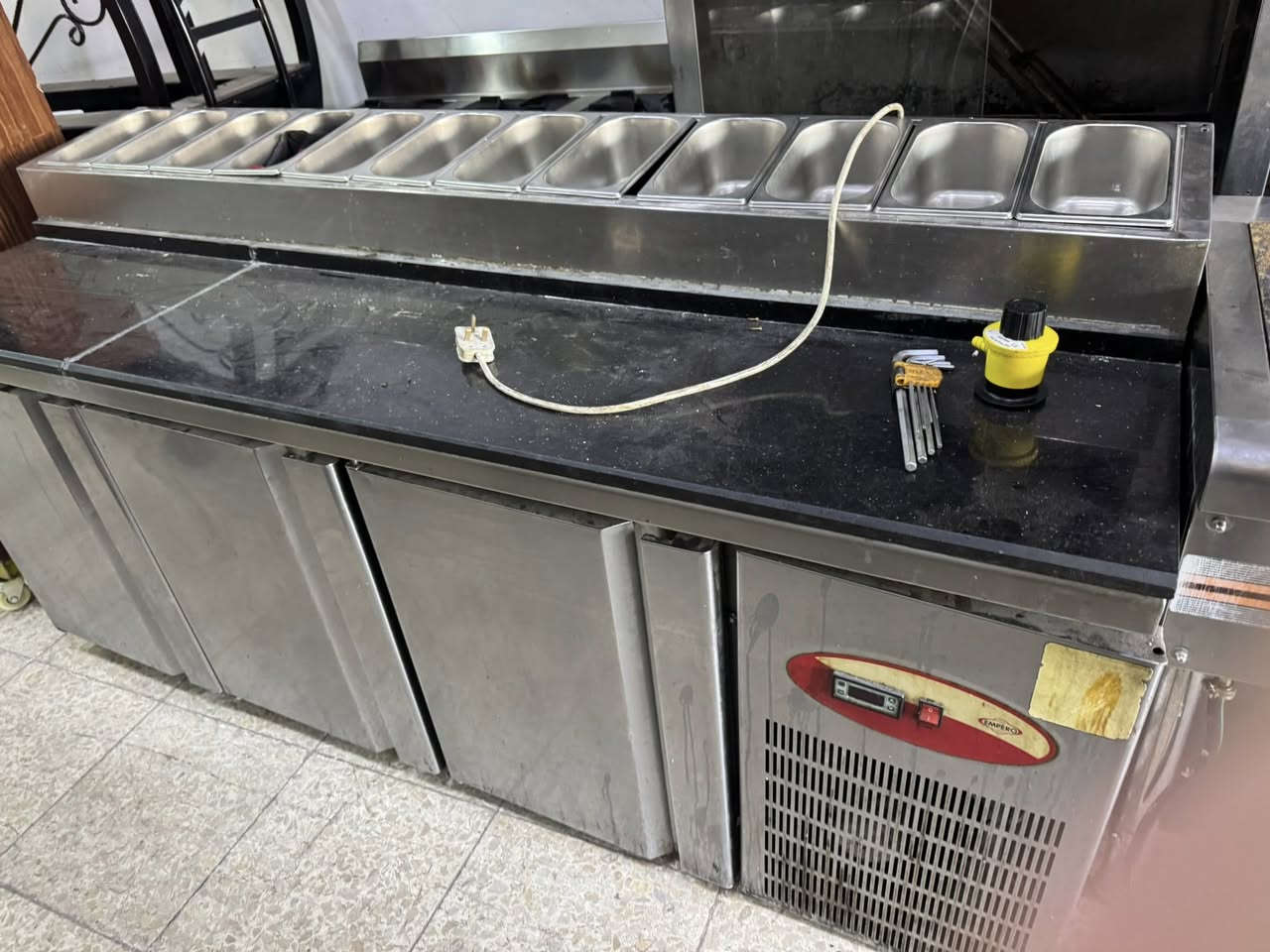 اجهزة مطاعم وبرادات وافران انواع مختلفه جديد ومستخدم
للاستفسار ***********
