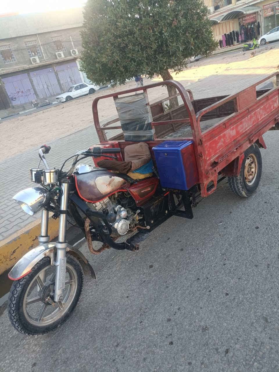 للبيع مكان كربلاء مديل 16محرك 25جديد شاصي مكفول اوراق مكتب حسين الشراي يتصل *********** سعر 1100وبيه مجال
