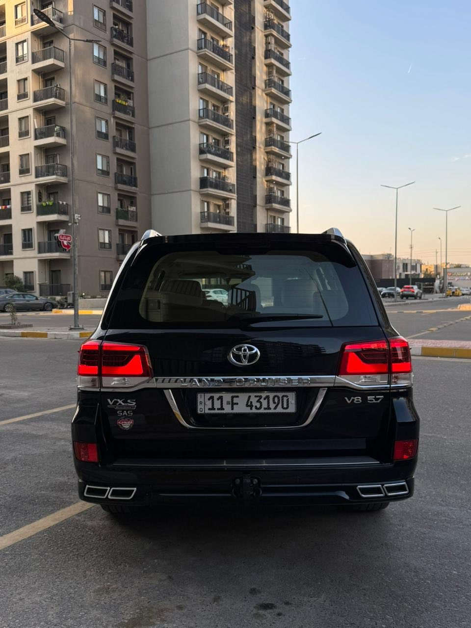 لاندكروز 2021 VXS ساز
رقم بغداد تحويل مباشر 

ماشيه 86 الف / كم 

السياره جديدة بمعنى الكلمه 

مكفوله كفاله عامه من كلشي حتى من الشخط 

فول مواصفات 1/1 
مكينة 5700
جكات 
رادار 
كراسي كهرباء جلد تبريد 
ستيرن كهرباء 
خزن ميموري 
داخل بيجي 
فووول للأخير 

مكان السياره بغداد 

السعر : 620 وبيها مجال بسيط للشراي 

للأستفسار:
***********
