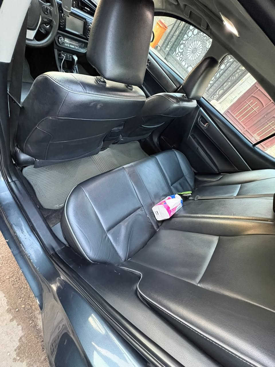 للبيع كورلا فول واحد ع واحد موديل 2014 حادثها باب خلفي وشوية من الجاملغ مكاني بغداد حي العامل ***********
