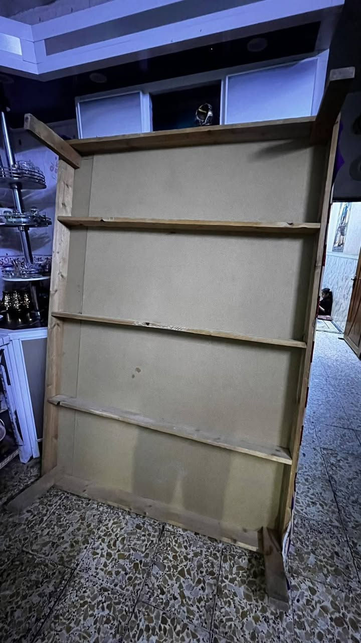 سلام عليكم تخت جديد اشترينه غرفه وما صار عليه فا نريد نبيعه سعره 30وبي مجال حك جيه مكاني حي الرئاسه شارع برتقاله قرب مدرسه رتاج رقمي ***********
