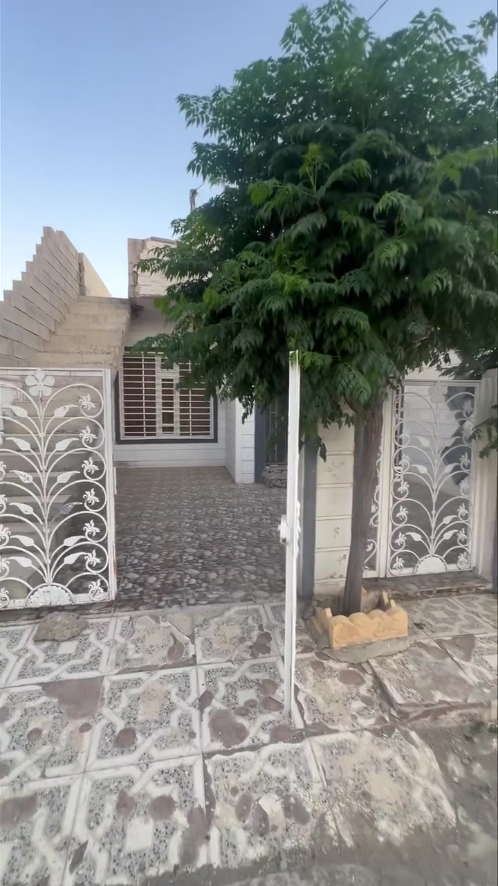كؤد1049

خانو له گه ركي تاڤگه
200مه تر

روي روژ ئاوها
قاتو نيو 
دوو نوستن. ميوان. متبق مشته مه لات
نهؤمي سه ره وه دوو نوستن

نيزيك مزگه وتي مه دينه

بؤنرخ كؤمينت بكه
***********

#happymonday #سلێمانی #بيت_للبيع #دوونهۆم #بیت_للبیع #خانوبەرە #نهومى_يةكةم #نهومى_دووةم
