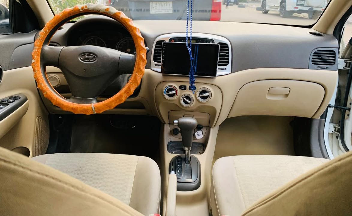 . اكسنت. ٢٠١١ خليجي محرك ١٦٠٠
كير محرك تبريد 
حدادية زينة 
بيها٣قطع 

 رقم نجف انكليزي سنوية جديدة 
يشهد الله سيارة نضيف ونشطة وناعمة 
ما بيها برغي نقص
 مكاني نجف 

   ماارد ع الرسائل***********
