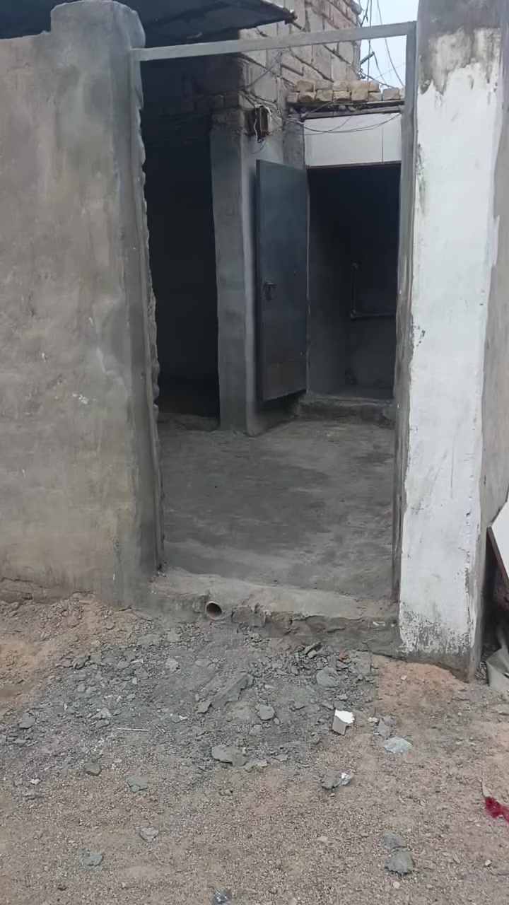 بيت لليجار الموقع طوريج الحولي خلف قاعه القصر الأبيض المساحه 50متر للستفسارالاتصال على الرقم ***********
