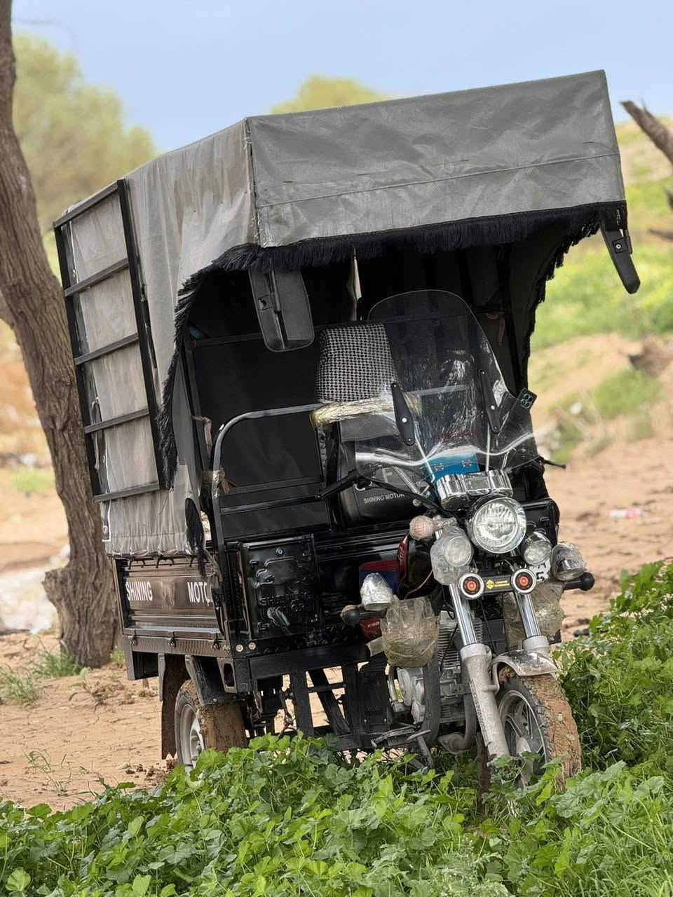 سلام علیک
ئەم ماتۆرە بۆ فرۆشتن 
6 مانگە لە شەریکەی شاخەوان دەرم کردوە بە سفری
 هەموو گیانی بیلادە یەک بورغی نەکراوەتەوە 
رەقم تازەیە سەنەوی بە ناو خۆمەوەیە 

سعر:
3,750,000
مەجالی برایانەی تیایە

ناونیشانی: 
کەرکوک ئازادیی 

رەقەم: 
***********
***********
