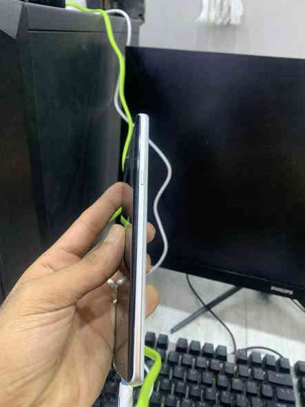 نوت 9 للبيع الجهاز بلادي 
بغداد البلديات 
***********
السعر ٢٢٥ ألف
