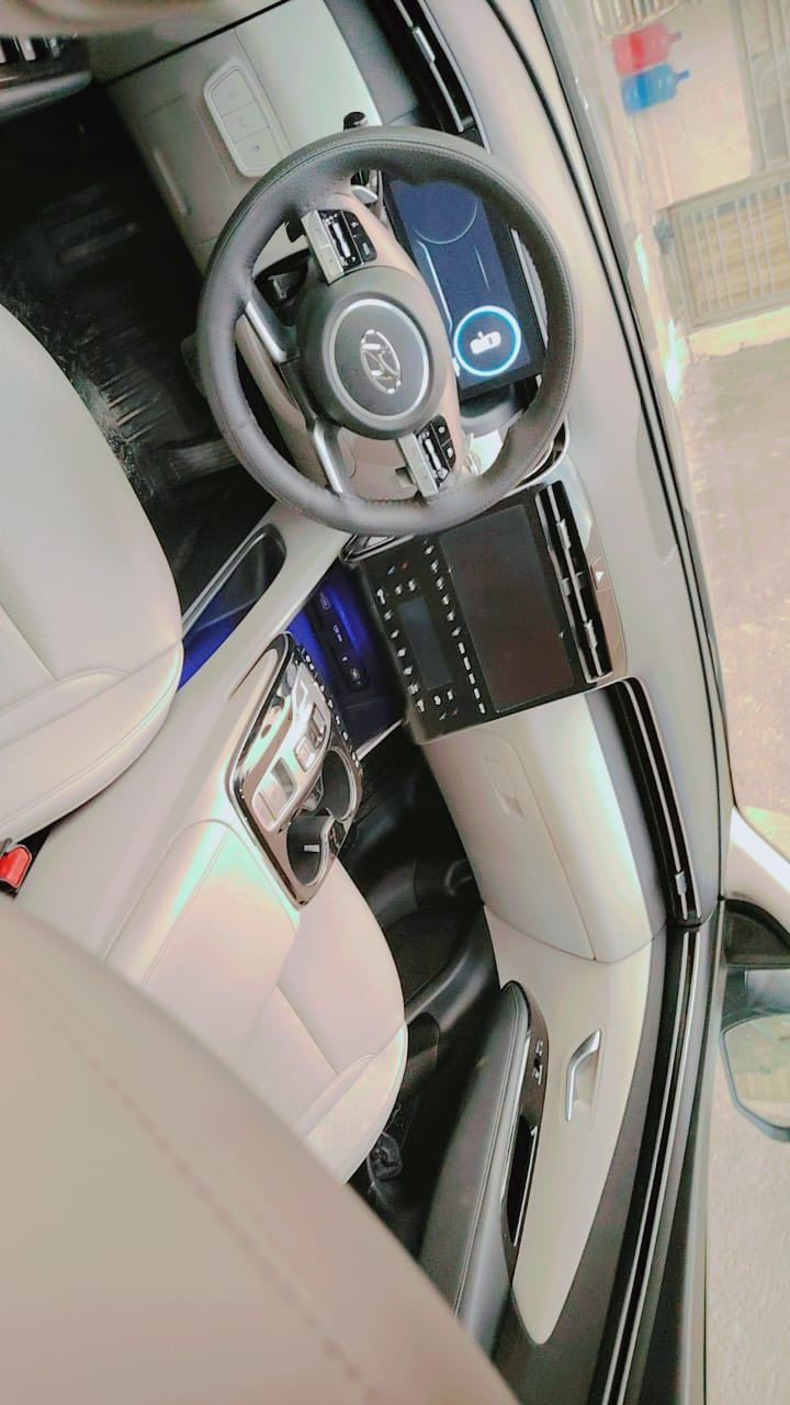 موديل2024 بانزين
رقم بغداد مميز 
 لمتد vip فول الفول أمريكي
لون السيارة  فيلي 
المواصفات LIMITED VIP
1- بصمة تشغيل 
2- بصمة أبواب لمس دخول ذكي 
3- بنوراما على طول السيارة 
4- صندوق كهرباء شفط 
5- كامرات 360 درجة 
( جانبية - أمامية - خلفية ) 
6- كامرات مع الأشارة 
7- السيارة تتقدم وترجع بالبصمة 
8- تبريد تدفئة كشنات أمامية 
9-داخل و كشنات جلد لون ابيض ملكي 
10- كشنات كهرباء 
11- أضواء محيطية  
12- كشنات خلفية هيتر 
13- مرايات تعتيم ذاتي 
14- أبل كار بلي 
15- أندرويد أوتو 
16- شاشة دجيتل 3 أشكال للقيادة 
17- أشاير ترحيب 
18- أضواء أمامية LED زنون 
19- أضواء خلفية LED
20- هوك خلفي 
21- فول أوامر صوتية 
22- جامات أوتو 
23- قطعتين تبريد 
24- أشارات بالمري
25- گير دگم 
26- شفتات ستيرن 
27- تحكمات ستيرن 
28- تدفئة ستيرن
29- محرك 2500المرغوب 
30- هاند بريك بصمة 
31- شحن واير ليس 
32- منافذ شحن 
33- أوتو هولد 
34- تشغيل عن بعد 
35- السيارة أوتو بارك 
36- حساسات  أمامية 
37- حساسات خلفية 
38- گير AT المرغوب 
39- رادار أمامي رادار خلفي رادار جانبي 
40- نقطة عمياء 
وبعد بيها هوآآي مواصفات
السعر ٢٢٨ 
للستفسار ***********
