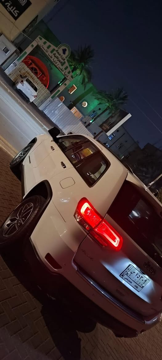 السلام عليكم
جيب 2020 امريكي لمتد  

سيارة رقم بغداد بسمي  تحويل ثاني يوم 
 الحادث جاملغ وبنيد 3 قطع 

-95ميل 

محرك  3600 6 سلندر

-بصمه

-تشغيل عن بعد 

-فقحة سقف بانوراما 

-منظومة زنون اصلية -

-جنطه كهرباء 

-كشن كهرباء ميموري 

-مقاعد جلد  

-ثلاث انظمه قياده

-كشنات تدفئه تبريد 

-شاشه لمس كبيره 

-نظام تثبيت سرعه 

وبعد بيهه مواصفات  

مكاني بغداد شارع فلسطين 

السعر 21$ بيها مجال  

للأستفسار ***********
