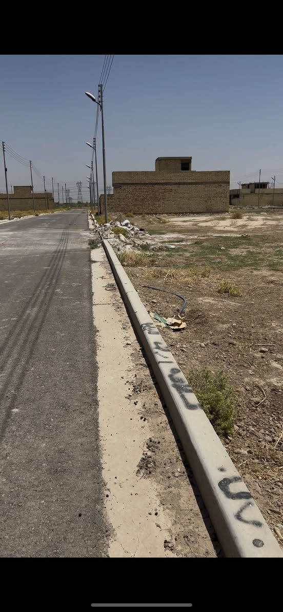 قطعه ارض للبيع. زراعي سند 25 تحويل واقرار محكمه
مساحه. 150 متر. واجهيه 9متر وربع نزال 16 متر. 

(سعر القطعه 27 مليون.) بيها مجال بسيط للشراي  

منطقه الكرغوليه النموذجيه منطقه كامله الخدمات.   

ماء  كهرباء. تبليط. مجاري. ارصفه.  شوارع. فرعيه 10 متر.

من تعبر الجسر الاخضر تاخذ على يسار شارع السايد الواحد 

عل سده. تبعد عن المشتل وبغداد الجديده 15 دقيقه 

وتبعد عن الامين  10 دقائق 

الاستفسار ***********
