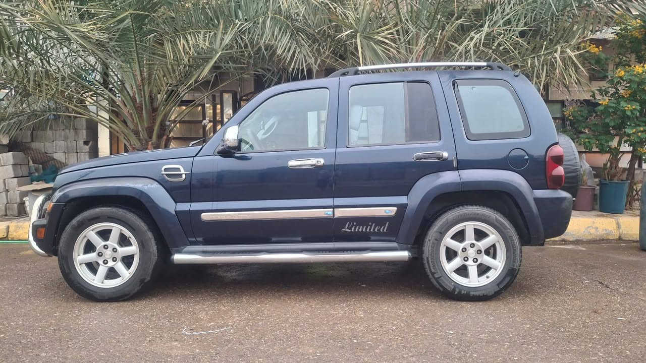 السلام عليكم .. اقرة المنشور للاخير
جيب لبرتي ليمتد موديل ٢٠٠٧ كلين بدون صبغ عالبلاد

محرك وكير بلادي جديد حاوية

تخم حساسات  اصلي مال حاوية

ويل كب بلادي

تو ويل بلادي المرغوب

تخم تاير جديد

منظومة تبريد كلها جديدة وثلج

تحكمات استيرن وشاشات خلفية بلادي وكلها شغالة

كشنات كهرباء 

من الاخير السيارة مال جناي و جديدة وجاهزة وترايك من الحدود للحدود ( بس تنتبه من الصواريخ 😂😂) 

رقم بغداد دولي باسمي 

مكاني بعقوبة للاستفسار اتصال فقط ***********

السعر    ٧٨      وبيها شوية مجال واذا فلوسك ماكاملة

 يرهم الباقي اقساط عالماستر كارد الرافدين فقط
