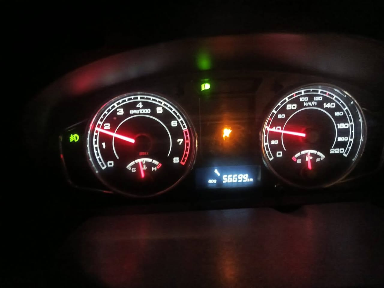 السلام عليكم بيجو بارص بابل 2022 كفالة عامة محجوزة وكالة بسمك 75 وبيهه مجال بسيط ***********
