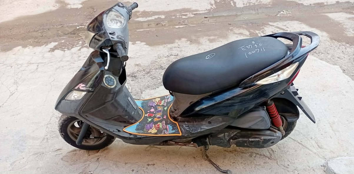 السلام عليكم دراجه ثعلب للبيع دراجه نضيفه جدآ السعر خاص هذه رقمي *********** مكاني بغداد
