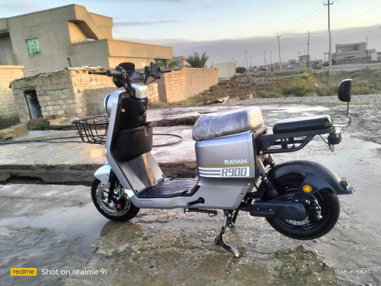 وهذه رقمي ***********
السلام عليكم 
للبيع موطور شحنR900.    سعر 600 وبي مجال 

مواصفات 
بصمه 2 سويچ 2
شاشه بعدها بنايلونها 
لايت بومة عالي ناصي 
بريكات 
دبلات 
باتريات ٣٠ امبير بس واحد  ٢٨
اشاير يمين يسار 
تواير جدد 
ستاند 
الموطور حيل نضيف 
الاستفسار اكثر خاص 

شرط مابي كلشي وين ماتريد تفحصو ..؟.
