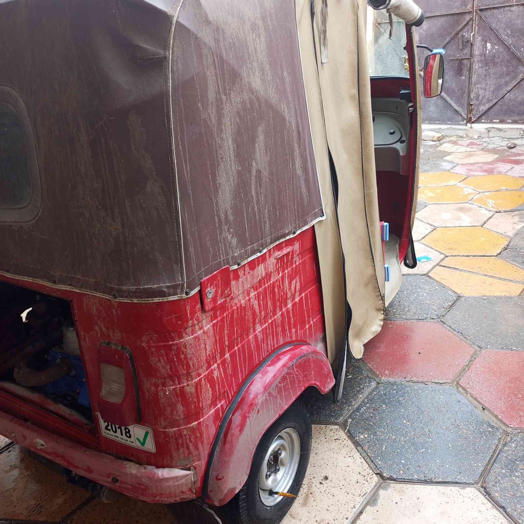 السلام عليكم 
تكتك للبيع

موديل:2017بشهر12
الموصفاتها :محركها20 معمره جديد داخلها نظيف 
العنوان الزعفرانيه 
للستفسار هذا رقم :***********
