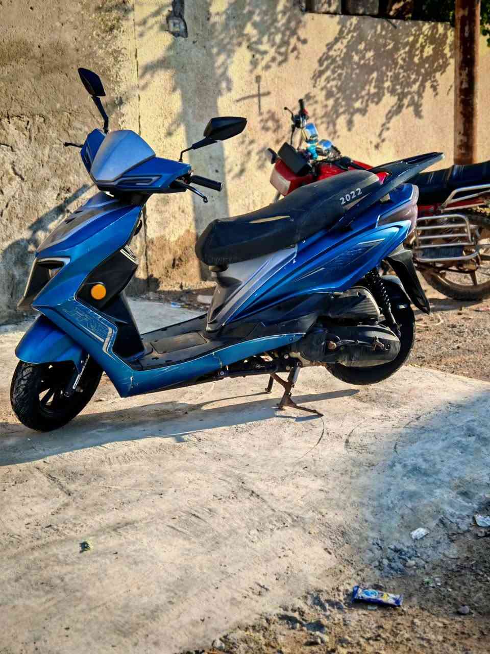 تراجه سكنس لبيع بسعر 350 بيهة مجال كوت حي حكيم الستفساراتصل ***********
