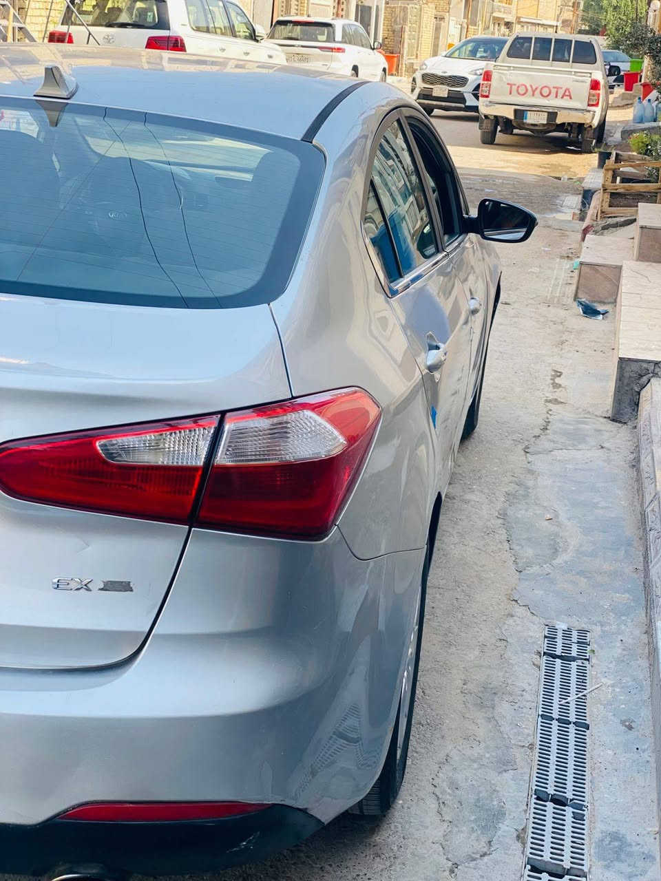 السلام عليكم كيا فورتي ٢٠١٤مكينة ٢٠٠٠ جي دي وارد أمريكي حادثها جاملغ ايمن وبنيد والباقي ليبل واحد صبغ احزام أثر شخوط بدون دواخل لغد وشاصي مكفول مكينة جديدة مال حاوية كير مكفول كهربائيات كلهة شغالة سيارة بسمي سنوية لغاية ٢٠٢٩مكان السيارة الدورة ***********وتساب موجود السعر ٩٣$
