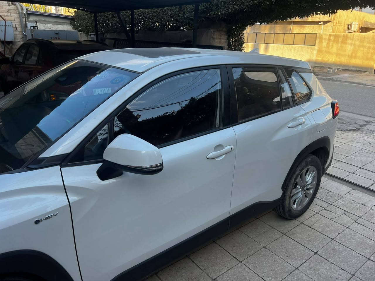 السلام عليكم 
كورولا كروز موديل 2024 مكفولة ماشيه23 قابل للزيادة 
مواصفاتها
فتحة سقف 
كشنات جلد 
كاميرا خلفية بلادية 
والباقي المواصفات المعروفة 
سعرها 26مليون وبيها مجال 
*********** للاستفسار الاتصال على 
مكاني بغداد حي الجامعة
