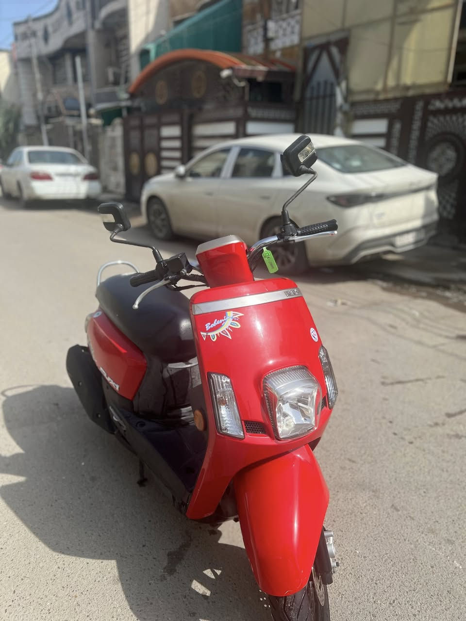 السلام عليكم للبيع ماكس بوليس مسطره مال رميه صالها 10ايام من نازله الدراجه بعدها بحاله الوكاله نزلتها من الضلال كفاله من كلشي كهرباءيات كلها شغاله نص نكره سلف مكينه مامدود عليها درنفيس الدراجه خير من الله ومابيها اي نقص وبل عافيه عل الياخذها 
المكان بغداد الشعب 
السعر /مليون وميه وخمسين وبيها مجال حك الجيه 
استفسار ***********
