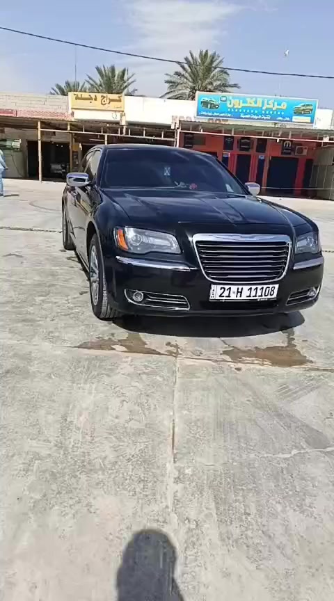 مكلف بلنشر رقم راعيها 
سلام عليكم  كرايسلر 300c
موديل 2012 فول مواصفات بدون فتحه 
كشنات جلد  تدفئه تبريد 
كير طياره حداديه امامي خلفي كله جديد  مكينه وكير /كارتونه شاد جديد مال كصه موثق مقاطع
تخم تاير تبريد ادائمه كامله منضومة البانزين كله جديد مابيها نقص لو برغي استعمال شخصي سنويه ل29 با اسمي حادثه جاملغ خلفي بارد  على الهلال
 *********** مكان السيارة واسط العزيزية
