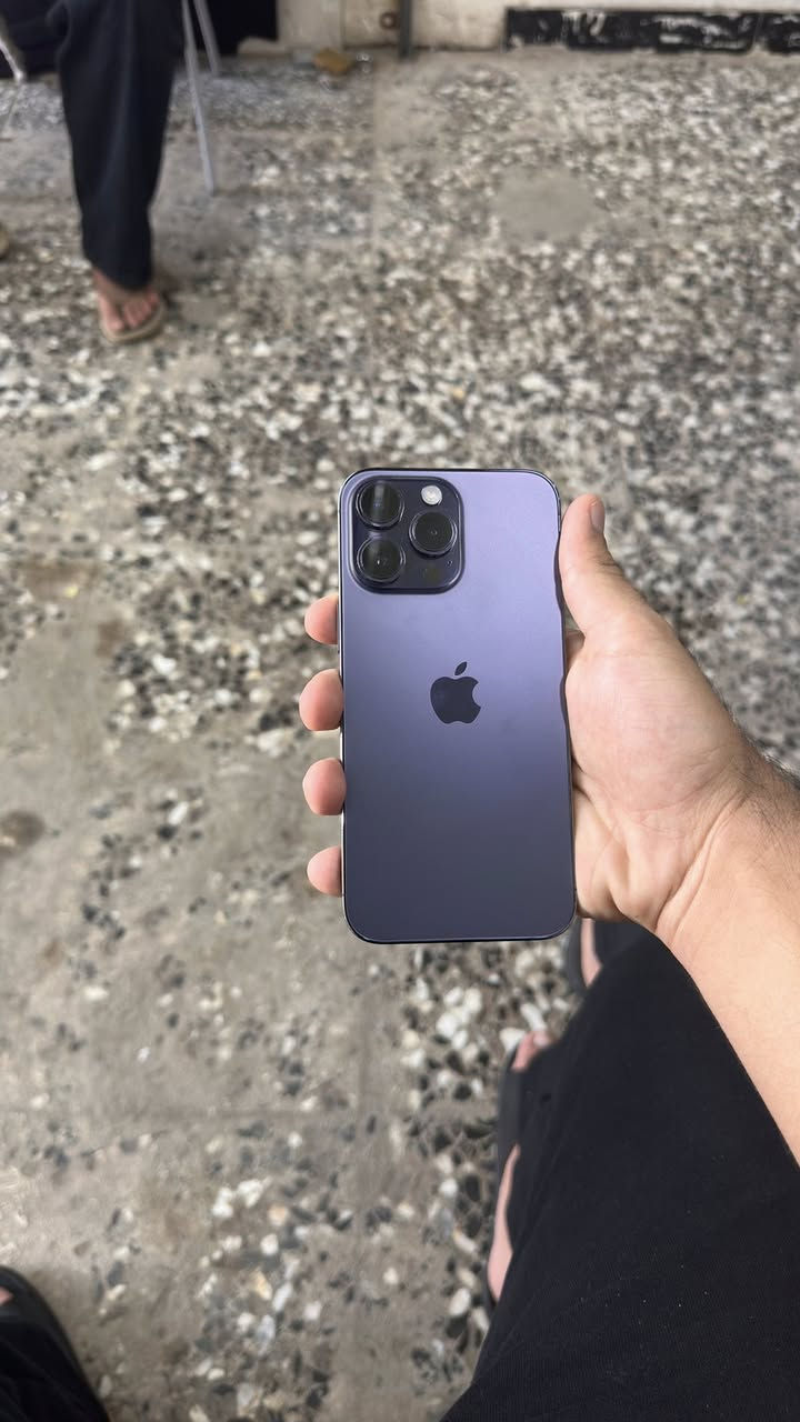 السلام عليكم ورحمة الله وبركاته ايفون ١٤ برو ماكس شريحه الكترونيه ذاكرته ١ تيره نضافه كبالك شوفه عينك بحاله الكارتون نضيف جدا وممفتوح ولامبدل وين متريد روح افحص بطاريته ٩٣ سعره ٨٥٠ وبي مجال حك الجيه العنوان بغداد البلديات الضباط 
للتواصل *********** متوفر واتساب ورصيد
