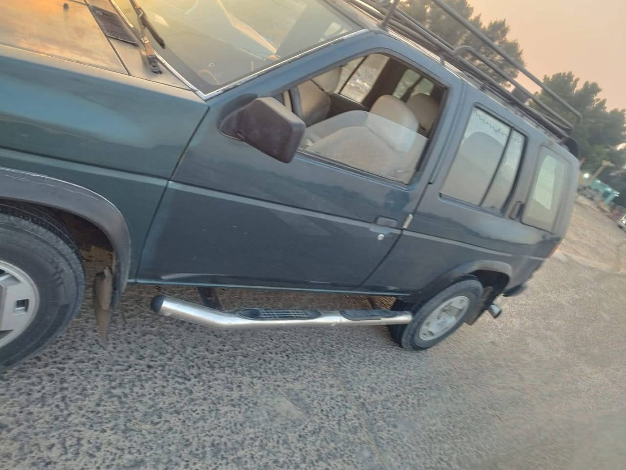 نيسان بافندر4سلندر موديل 2000 مكينه وكير بلاد مكفولات تبريد وتكييف سنوية28 رقم بغداد مشروع وطني السعر 33 ورقة  تخم تاير جديد حداديه جاهزة من كل النواحي الاتصال علا ***********
