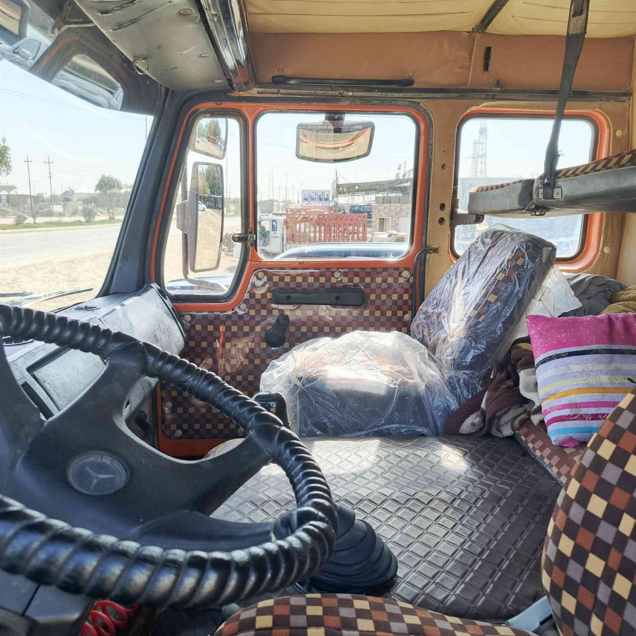 السلام عليكم البي 82كفاله من كلشي سكس ابلادي تخم تاير رقم انكليزي هزه جديدوسنويه جديد مكينه 130كير160شاصي كفاله قطرت صبغ مابي السياره على وضع الشركه مجموعة جيئف رقم ***********
