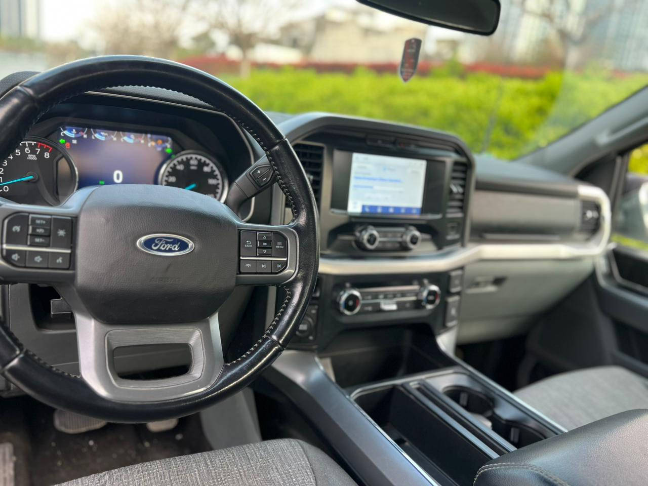 فورد F150 موديل ٢٠٢٢ مواصفاتXLT  فور ويل محرك ٨ سلندر ماشي ٣٣ الف فقط جاملغ صبغ يسار باب مبدل بلادي بدون ضرر داخيل مرقمة جاهزة بدون نقص سعر ٢٩٨ ورقة مكان اربيل شراي يتصل مروس حسب قناعة برقم شمالي لمزيد 
***********
***********
