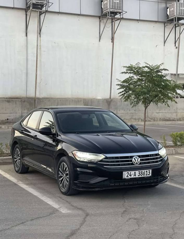 جيتا 2021 
كير ومحرك شرط 
بيها قطعتين كلير امريكا بدون حادث بدون معجون فقط بغ 
بجم و خلف كبس ايرباكات كبس 
سعر مناسب جدا 149 وبيها مجال
للاستفسار *********** دهوك, العراق
