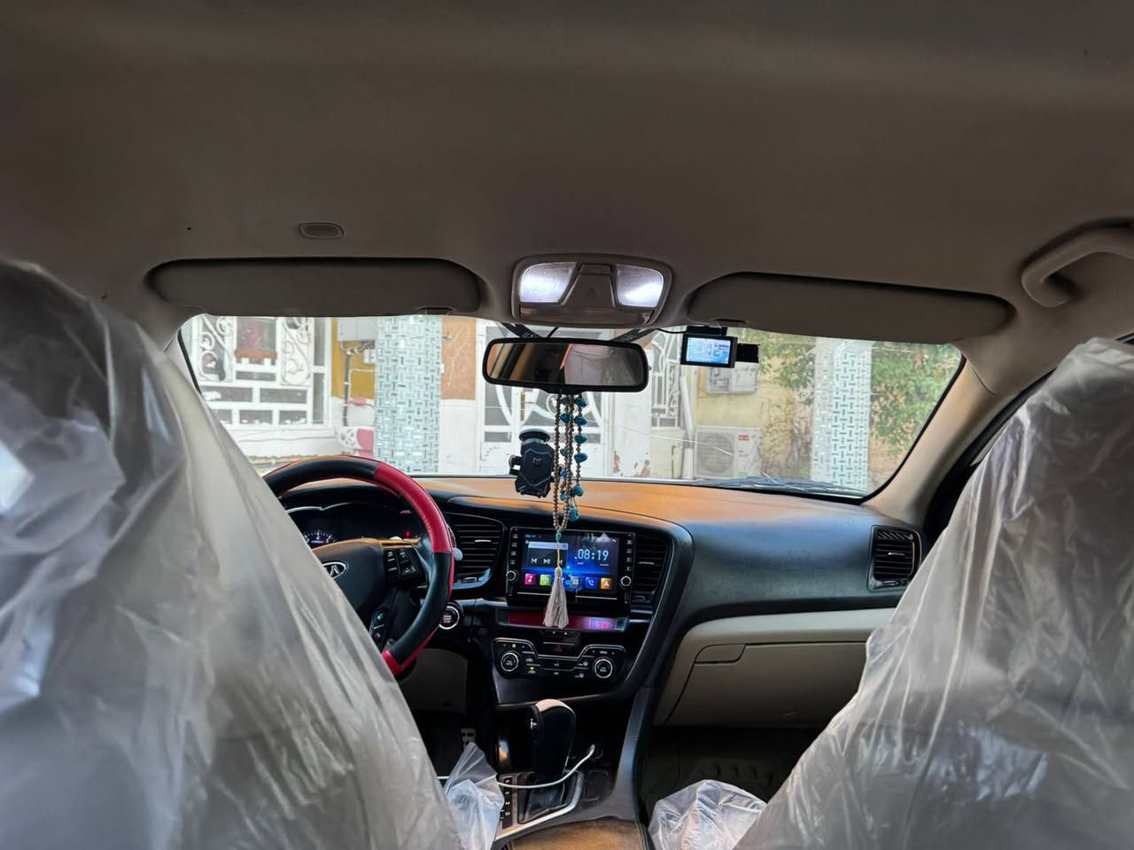 السلام عليكم كيا اوبتيما للبيع موديل 2013 وارد خليجي فول عدا الفتحة مكينة 2400  بيهة جاملغ  صبغ وبينيد بلاد مبدل وجاملغ السياره جاهزه من كير مكينه حداديه تبريد كهربائيات تخم تاير سياره ماذب عليه ربع رقم اربيل 
تحويل وكاله حاضر 
مكان السياره  بابل القاسم  
السعر 118وبيها مجال 
رقم الهاتف***********
