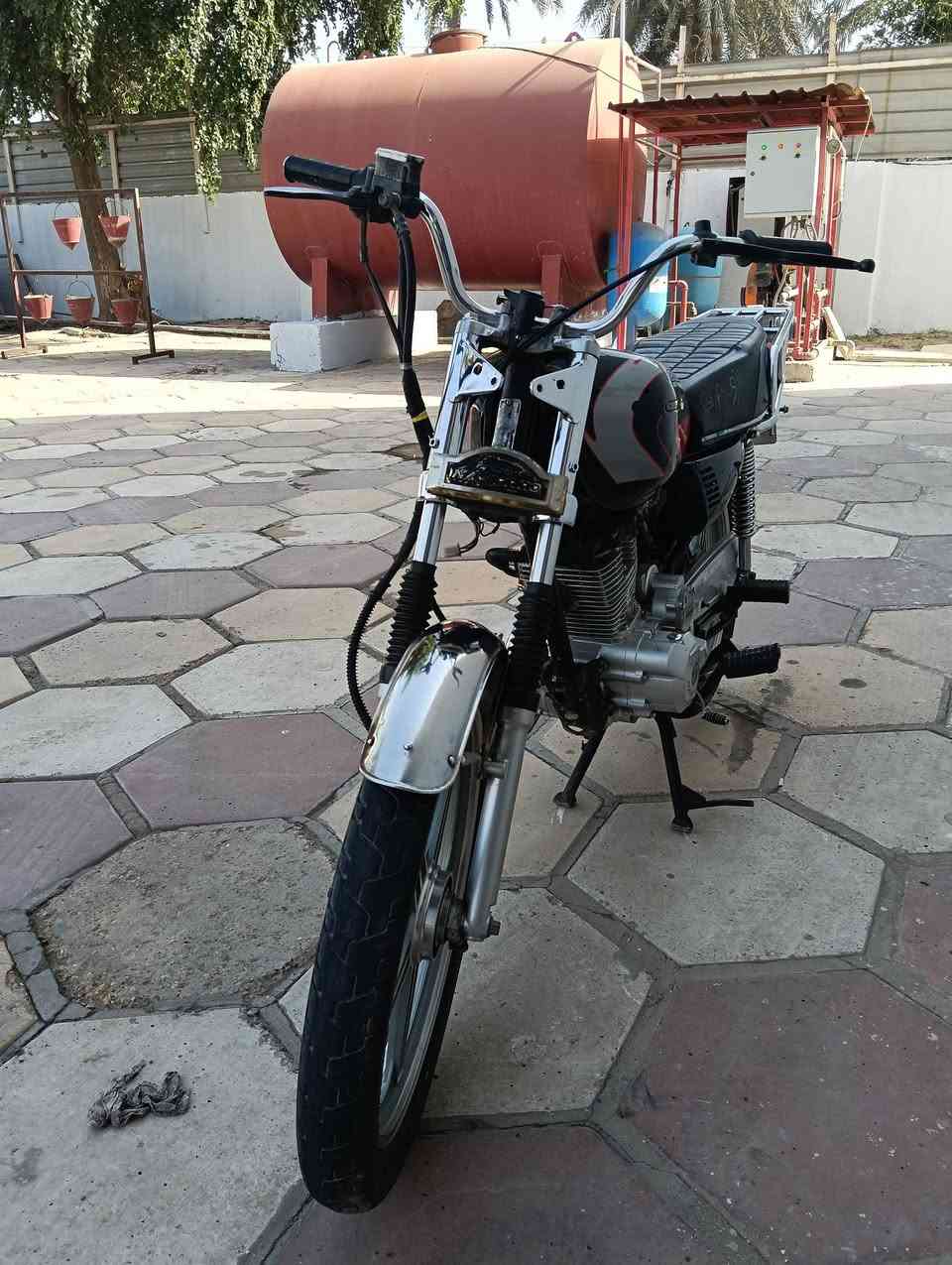 السلام عليكم شباب دراجه نامه برو نضيفه جدا محرك كفاله عامه اوراقه جاهزه من كلشي نقصه كهربائيات سعر 500وبيه مجال للطيبين ***********
