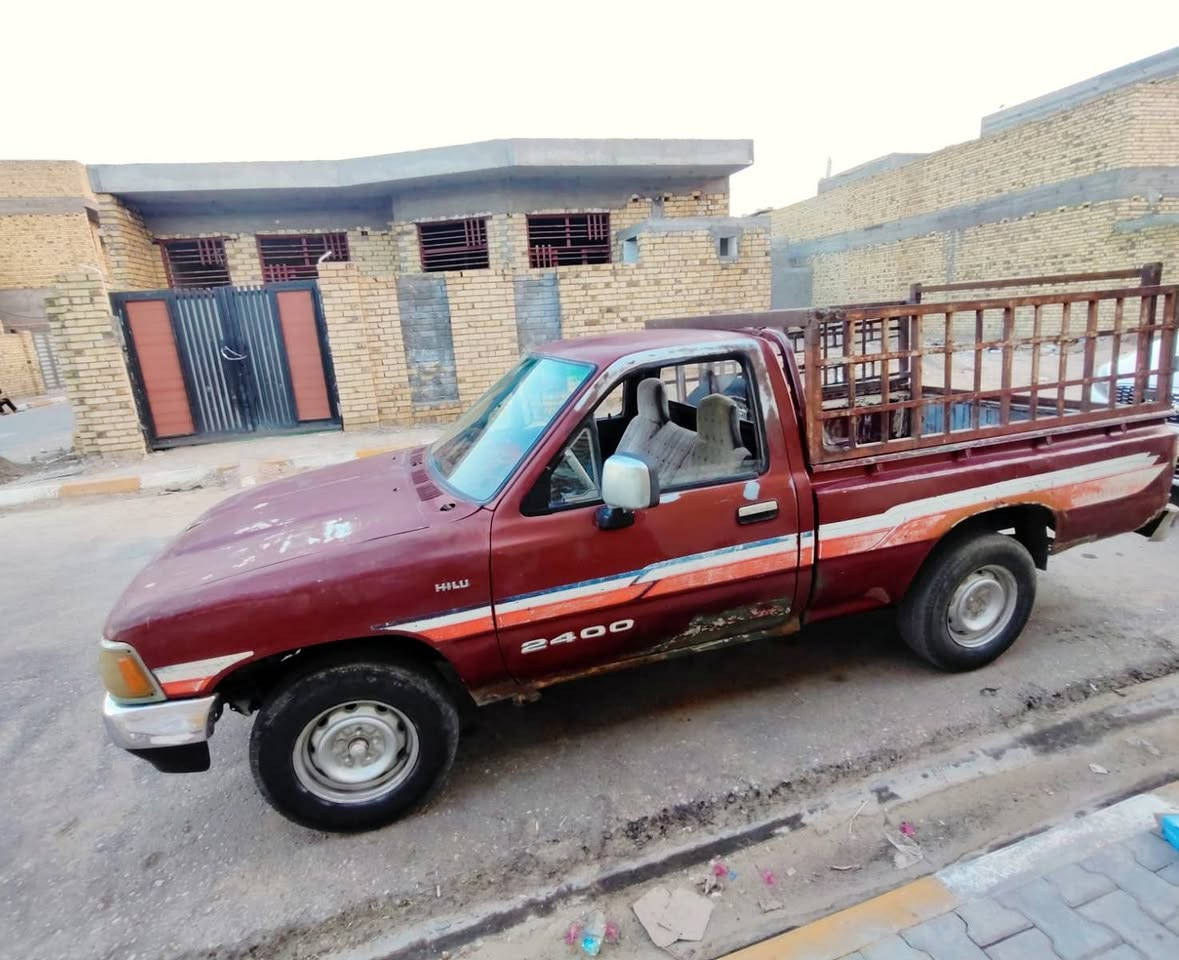 سلام عليكم سياره بيكم البيع موديل 90 رقم بغداد  نگليزي گير ومكينه وشاصي مكفولات لاتصال ***********

