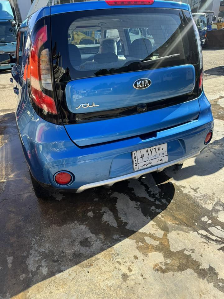 كيا صول موديل 2017 محرك جي دي حجم 2000 حادثها جاملغ مصبوغ وبنيد مبدل بيها جراد بالقمارة يتعالج بالبوليش جاهزة تخم تاير صدر تبريد ماشية 50الف مكانها بغداد عارضها 120 وبيها مجال رقم الهاتف ***********
