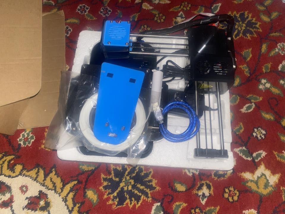 السلام عليكم طابعه3D جديده السعر قيم وخذ التواصل ***********واتساب فقط
