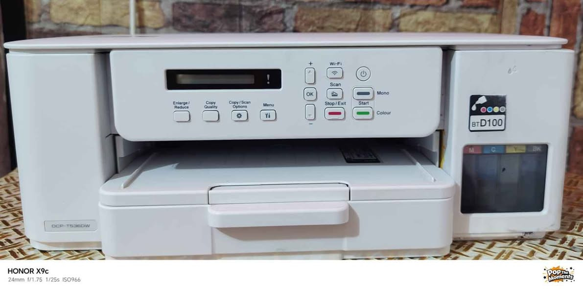 السلام عليكم 
طابعة نوع برذر موديل DCP-536WT اخر اصدار و احدث شي من هاي الفئه 
طبعا بشوفت عينك نضيفه جداً جدا 100/100  و ما بيه لا كسر و لا شخط و لا اي شي قبل شهرين اشتريناهه  و ابد ما استفادينه منه و لا نعرف نستخدمه حته بس مواصفاته تكدر تتصل عليه التلفون أو الحاسبة أو الايباد و تكدر تطبع صور بكافة الاحجام بدقه عاليه و سرعة عاليه تطبع وجهين و استنساخ هم 
عنواني نجف 
توصيل اكو حسب لاتفاق 
(***********) النجف, العراق
