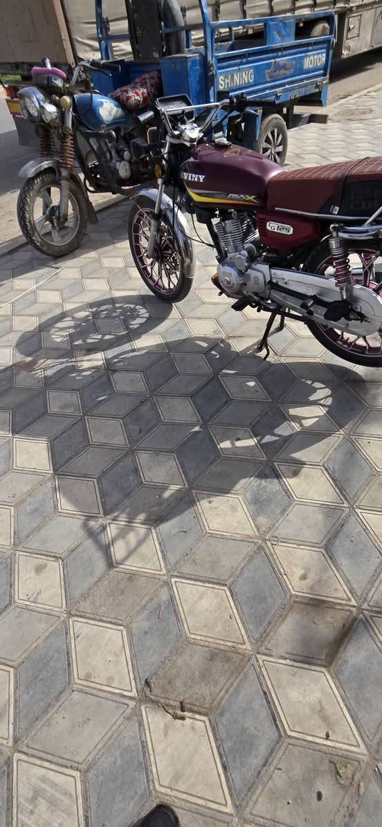 سلام عليكم شباب دراجه البيع سفانه موديل ٢٠٢٥ مكفوله كفاله عامه وراق صولي كهربايات كله شغله سلف هندر نكره مكينه مكفوله مامفتوحه دراجه حلوه وخير من الله شوفت عينك سعره ٦٥٠ وبيه مجال مكانه بابل الشوملي رقم *********** الدراجه باب ول مو ثاني الشراي بيك خير وتدلل
