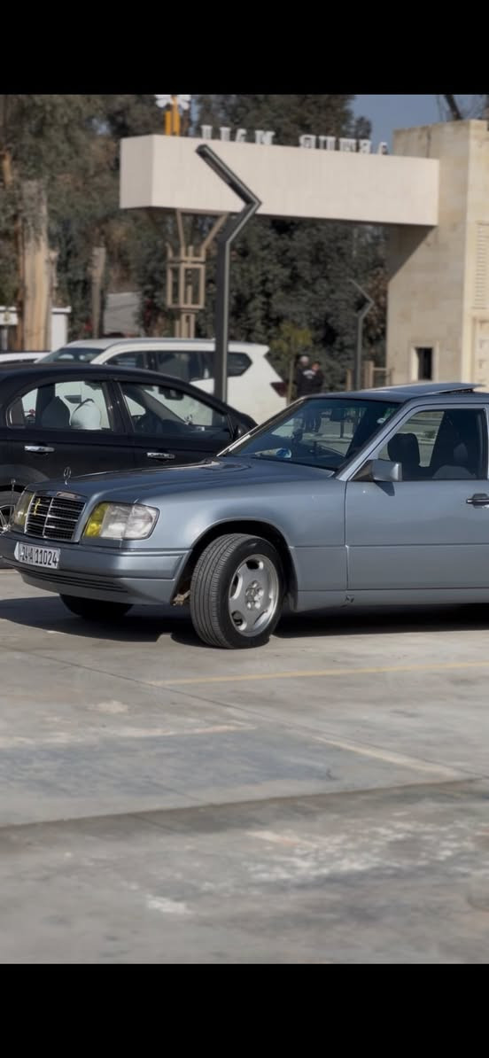 السلام عليكم مارسدس دب 88 محدثه 95 بيبي سياره بدون حادث قواعد دبلات بلاد صبغ عام تخم تاير صدر امامي خلفي كهربائيات كلها شغاله 

مكاني موصل سياره رقم دهوك تحويل مباشر 

السعر 75 بي مجال بسيط بيع فقط ***********

السياره احلا من الصور  بعد
