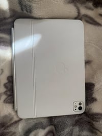 ايباد ١١ M4 • ماجيك كيبورد اصلي • ابل بينسل برو