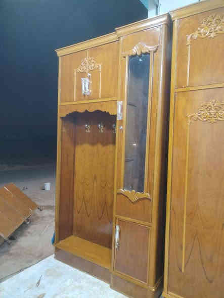 السلام عليكم غرفه كامله مال ست بيبان تسكام شغل درجه اولى طابقين الغرفه نظيفه كلش وكامله اي نقص ما بيها السعر 900 شامل شد بالتوصيل مجاني داخل النجف والشراء يتصل *********** انصال/////*********** فقط واتساب هذا
