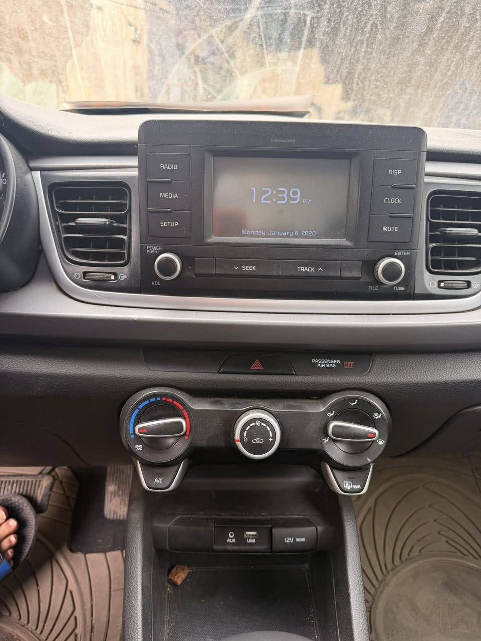 سلام عليكم  كيا ريو  موديل 2018  امريكي صور الحادث ولسونار بلمنشور ماشيه 64 بيه جاملغ وبنيد هنا بلعراق باب السعر قفل 88 عليه غرامه 300 الف استلم صافي 86 ماكو هيج سعر كير محرك صدر كفاله مكان سياره بغداد المحموديه 
***********
