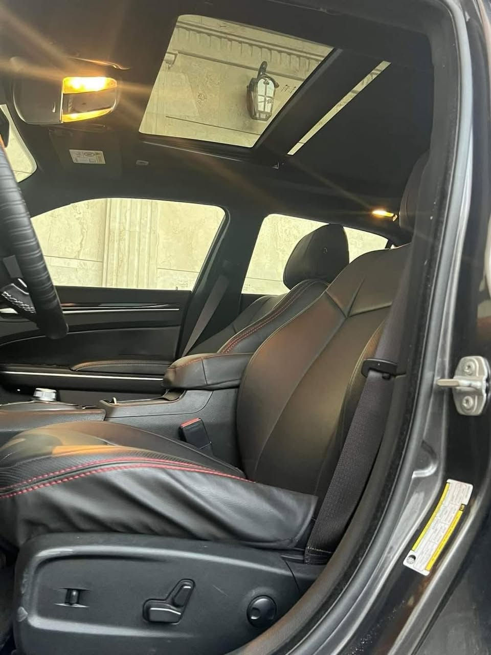 كرايسلر 300S 🤍
الموديل : 2022  . (خليجي) . 💯

العداد :  10000 كيلو متر

المحرك : V6 . 3.6L . 

الضمان : 3 سنوات او 60 الف كيلو متر . 

السيارة اربيل تحويل مباشر 

 

المواصفات :

* الواجهة الأمامية SRT. 

* پانوراما . 

* رادار امامي مع مانع تصادم . 

* نقطة عمياء . 

* حساسات امامية . 

* مصابيح امامية زنون مع LED . 

* ويل قياس 20 أنج . 

* حساسات خلفية . 

* بردة خلفية كهربائية . 

* شاشه كبيرة مع نظام ملاحة نفكيشن GPS .

* سستم صوت الپاين مع سماعات بريميوم .

* مقصورة الركاب من الجلد الفاخر .  

* مقاعد أمامية كهربائية عدد 2 . 

* ذاكرة لحفظ وضعيات الجلوس (ميموري) . 

* مقاعد أمامية تبريد وتدفئة . 

* مقاعد خلفية تدفئة . 

* تشغيل عن بعد . 

* ستيرن كهربائي . 

* تدفئة ستيرن . 

* محدد سرعة . 

* تلفون بلوتوث . 

* كاميرا خلفية .

* مرايا متحسسة للاضاءة العالية .

* كير شفتر بالستيرن . 

* دخول ذكي (بصمة) .

 

مكان السيارة النجف

 

تفاصيل اكثر ع خاص 🥇

***********

@
