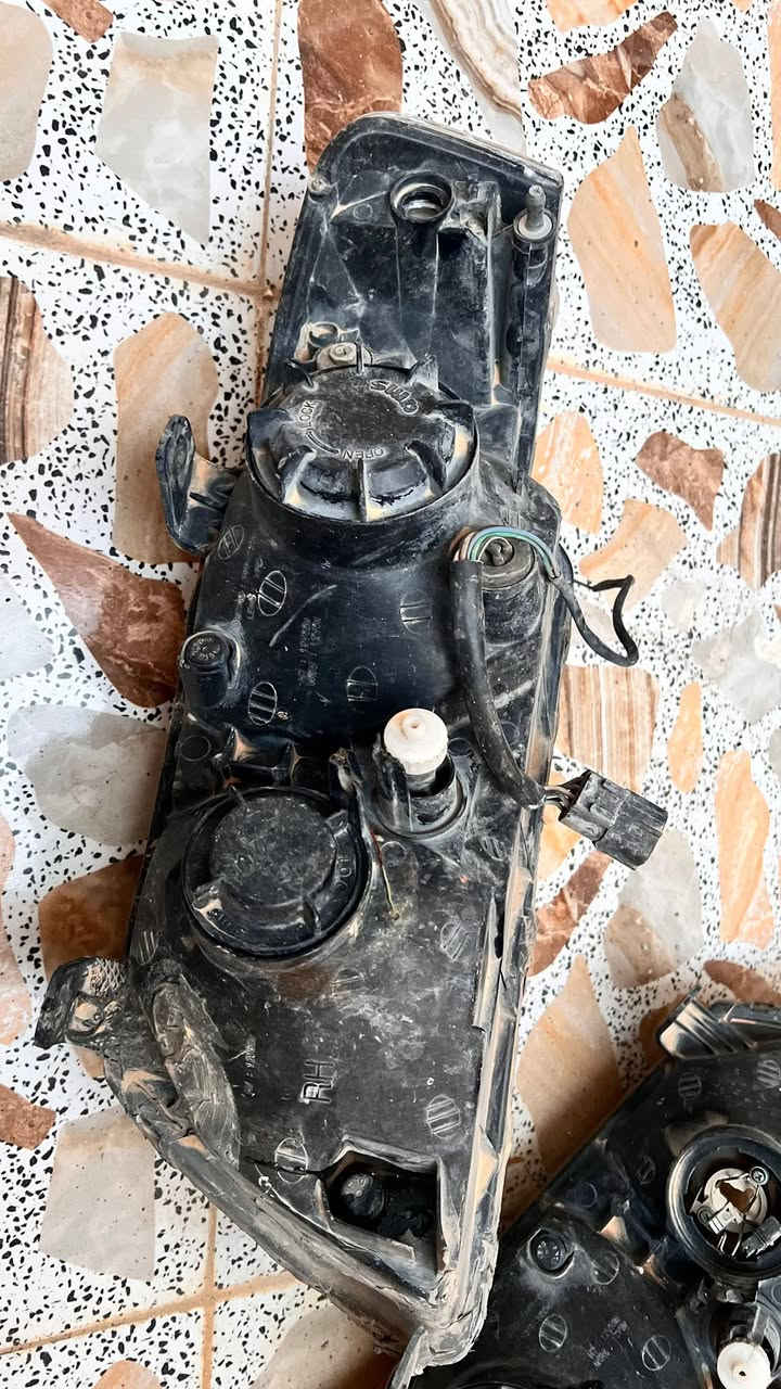 للبيع زوج لايتات كوري تفصيخ
*********** فقط واتساب 
قفل 80  + يوجد توصيل
