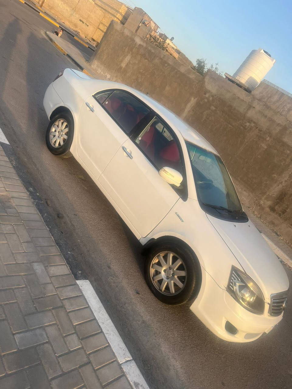 السلام عليكم جيلي موبل موديل 2013السياره جاهزه كلشي ماتصرف عليهه السياره ابلاديه مكينه كير حداده كفاله 
السياره كفاله عامه من الضربه السعر 44وبيه مجال قليل للتصال فقط اتصال مابي واتساب ***********
