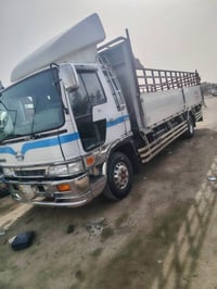 هينو انكر مكينه ثمانين عادي مامفتوحه خط واحدتخم تايرتصال عل رقم 077337...