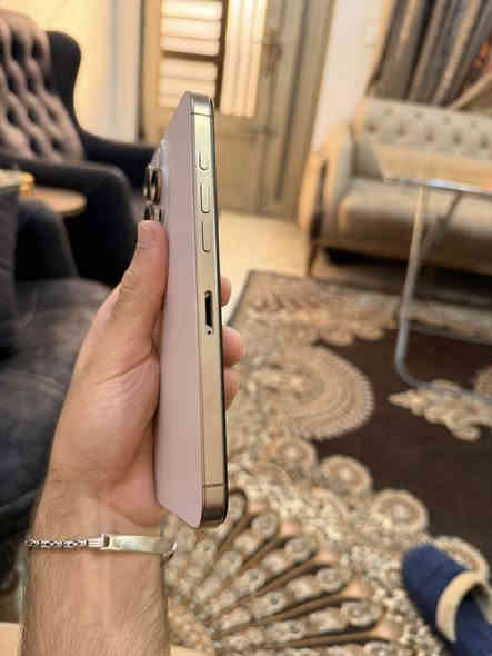 ١٦ برو ماكس ذاكره ٢٥٦ بطارية ١٠٠ الجهاز كله شغال + كلشي موضح بالصور + تخطي ب٤٢٥ قفلة بغداد الغدير ***********
